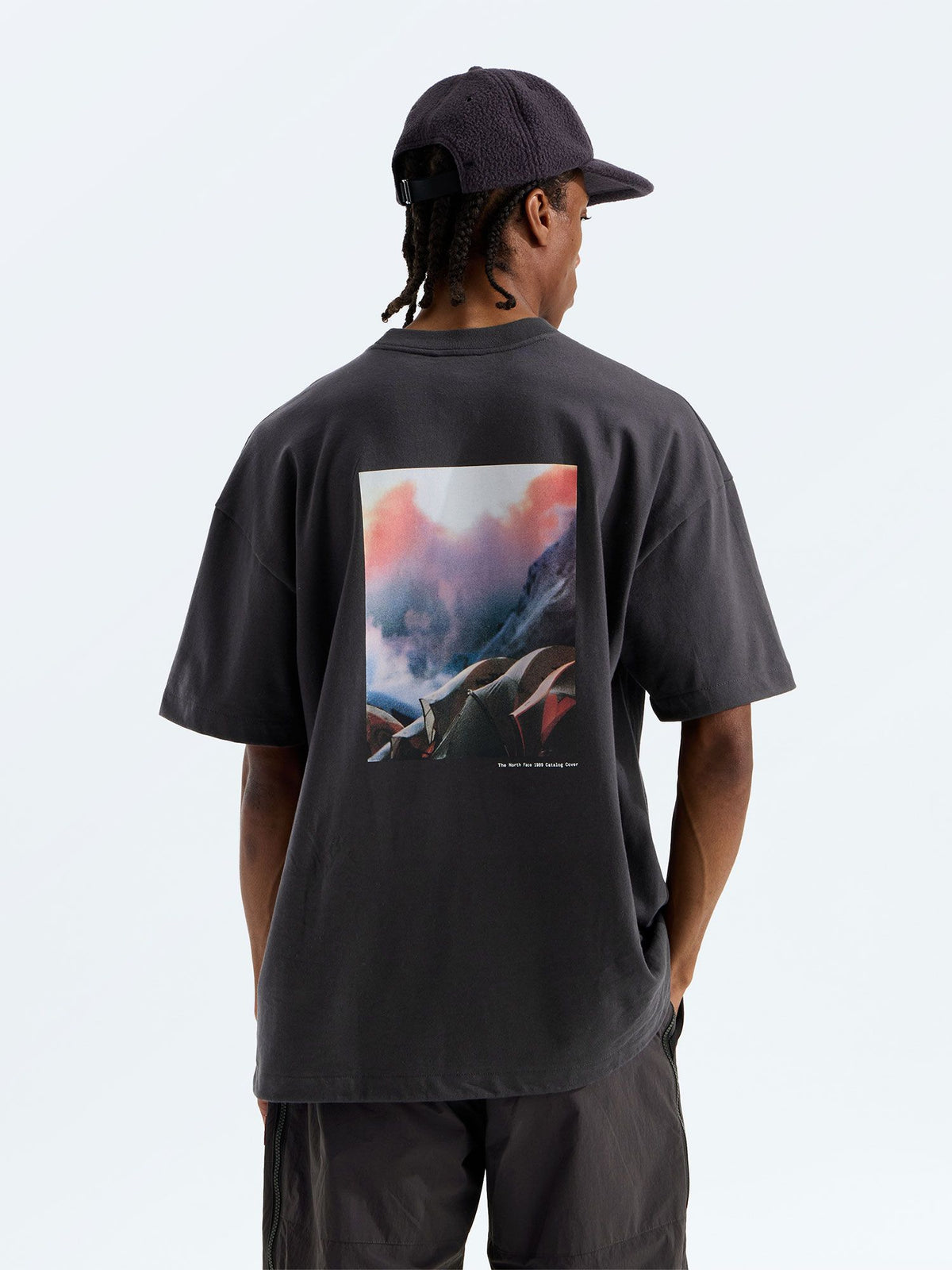 THE NORTH FACE(ザ・ノース・フェイス) ｜レッドボックス グラフィックショートスリーブティー（ユニセックス）｜品番：NT52604RB｜画像2