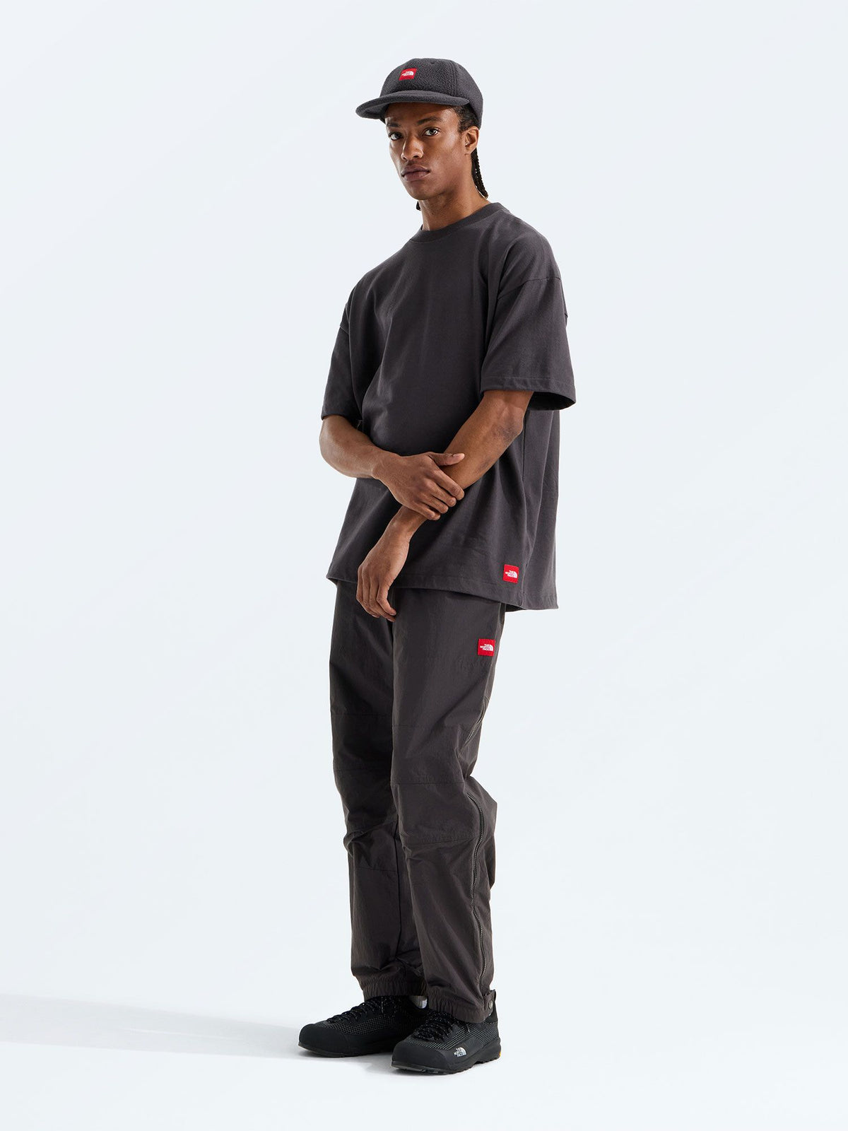 THE NORTH FACE(ザ・ノース・フェイス) ｜レッドボックス グラフィックショートスリーブティー（ユニセックス）｜品番：NT52604RB｜画像1