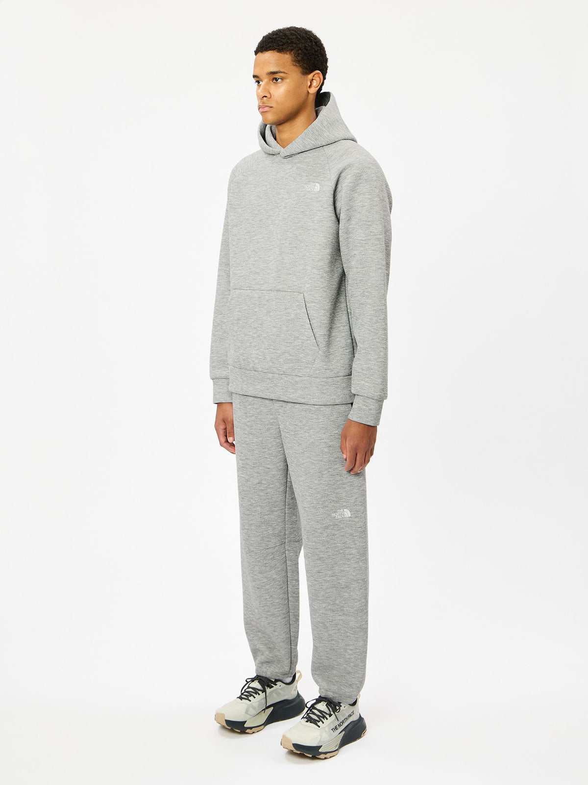 THE NORTH FACE(ザ・ノース・フェイス) ｜テックエアースウェットフーディ（メンズ）｜品番：NT62583｜画像1