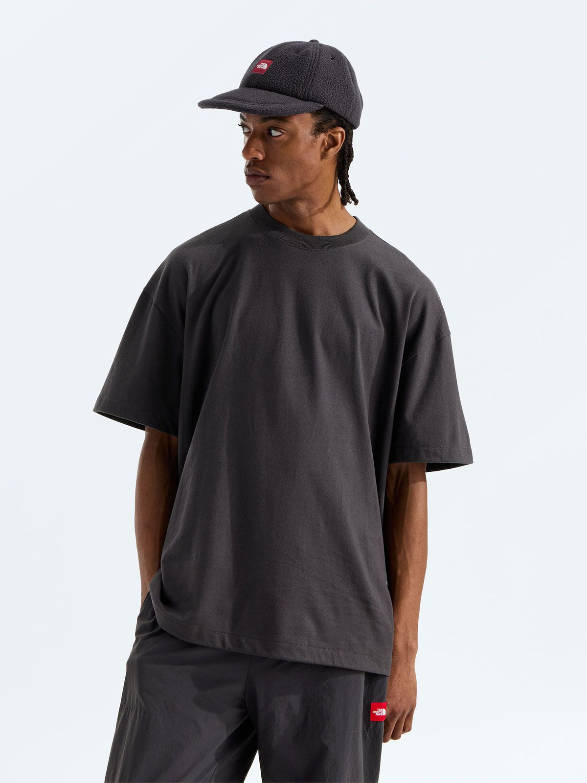 THE NORTH FACE(ザ・ノース・フェイス) ｜レッドボックス グラフィックショートスリーブティー（ユニセックス）｜品番：NT52604RB｜画像3