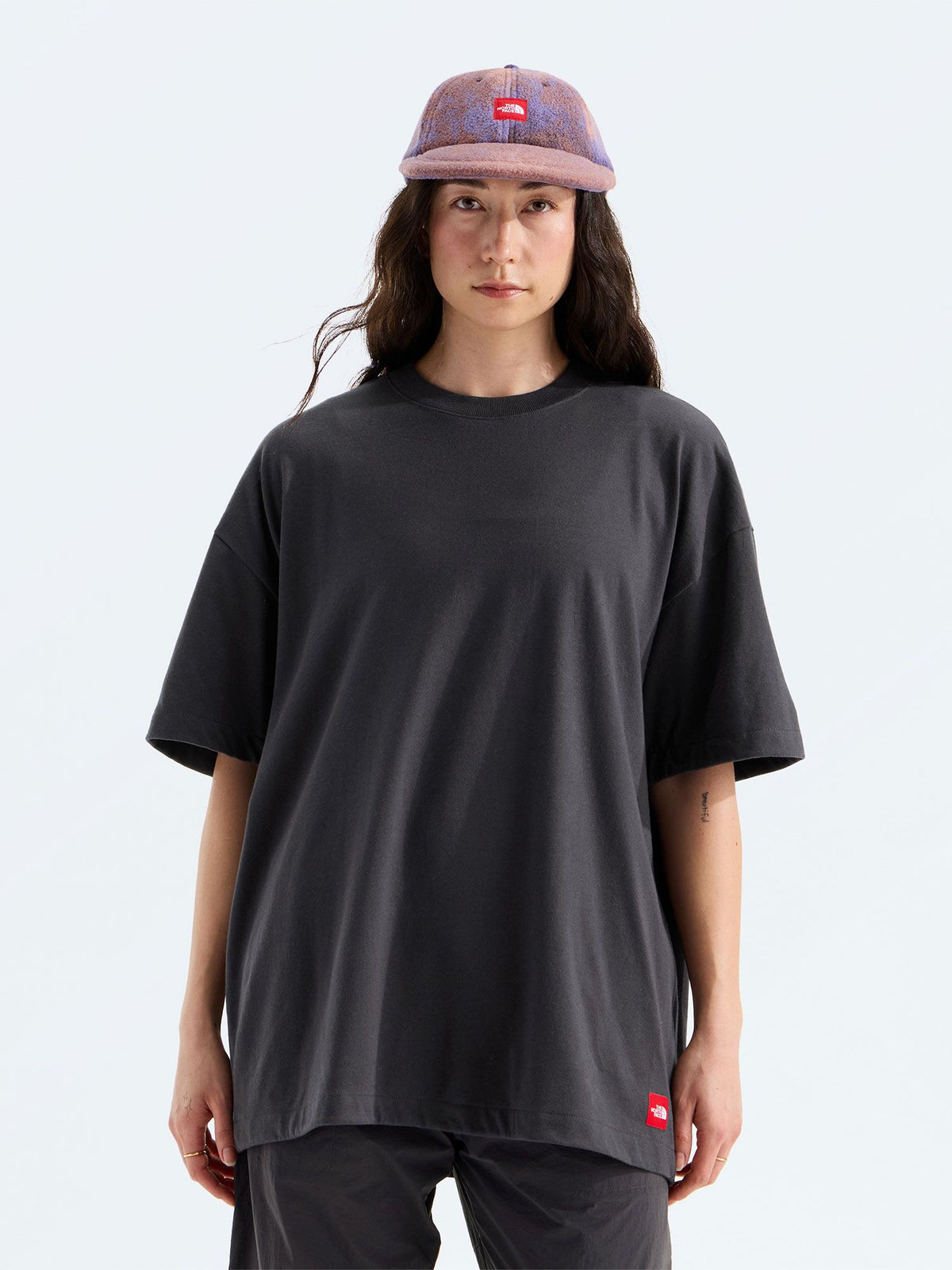 THE NORTH FACE(ザ・ノース・フェイス) ｜レッドボックス グラフィックショートスリーブティー（ユニセックス）｜品番：NT52604RB｜画像5